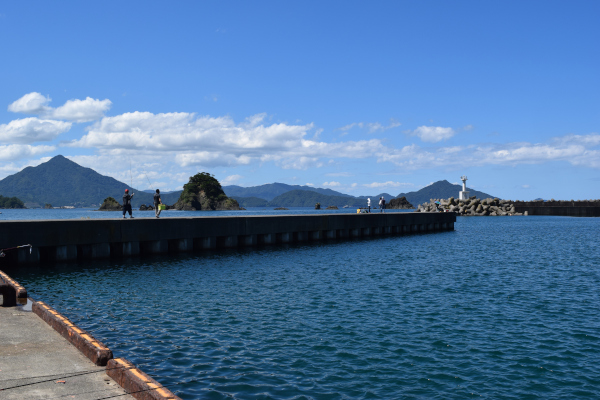 和田漁港の堤防