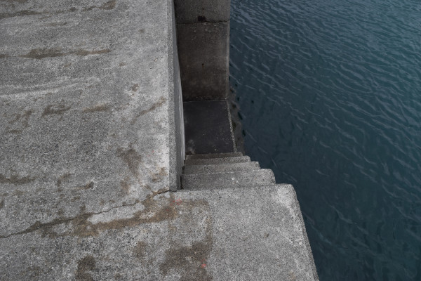 堤防内側の階段