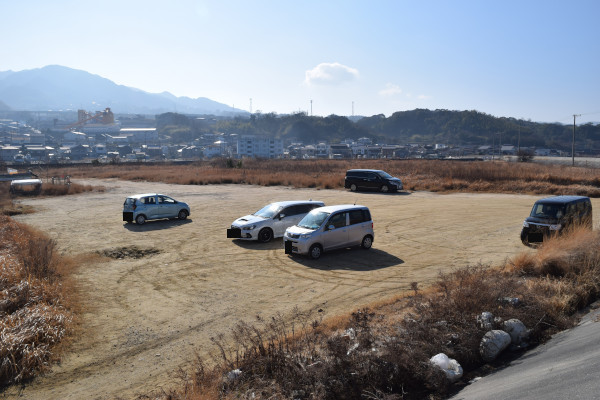 浅野漁港駐車スペース