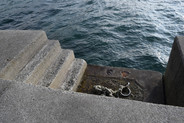 尾崎漁港堤防の階段