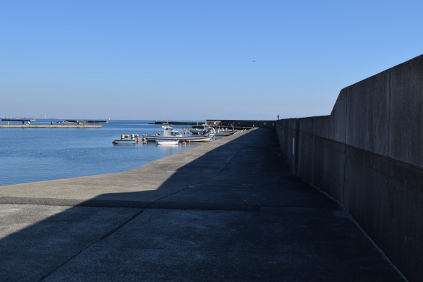 須磨浦漁港外側の堤防