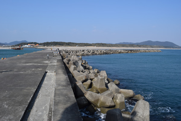 赤羽根港東防波堤外側の写真