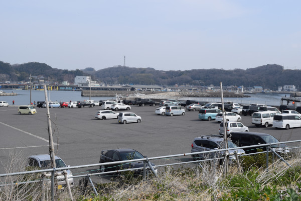 豊浜海釣り公園の駐車場