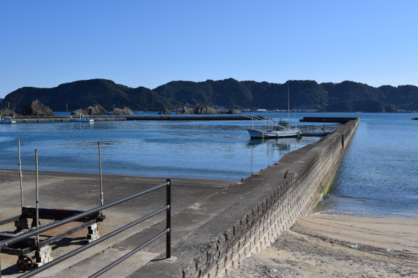 橋杭漁港の別の堤防